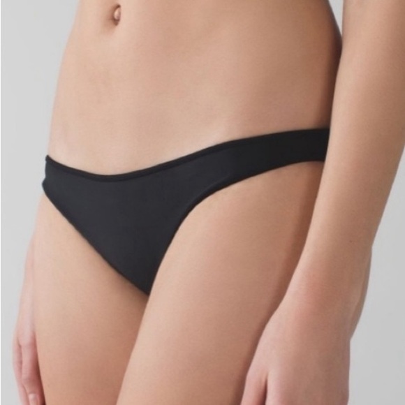 Lululemon surf to sand reversible bikini 6 - Picture 3 of 11